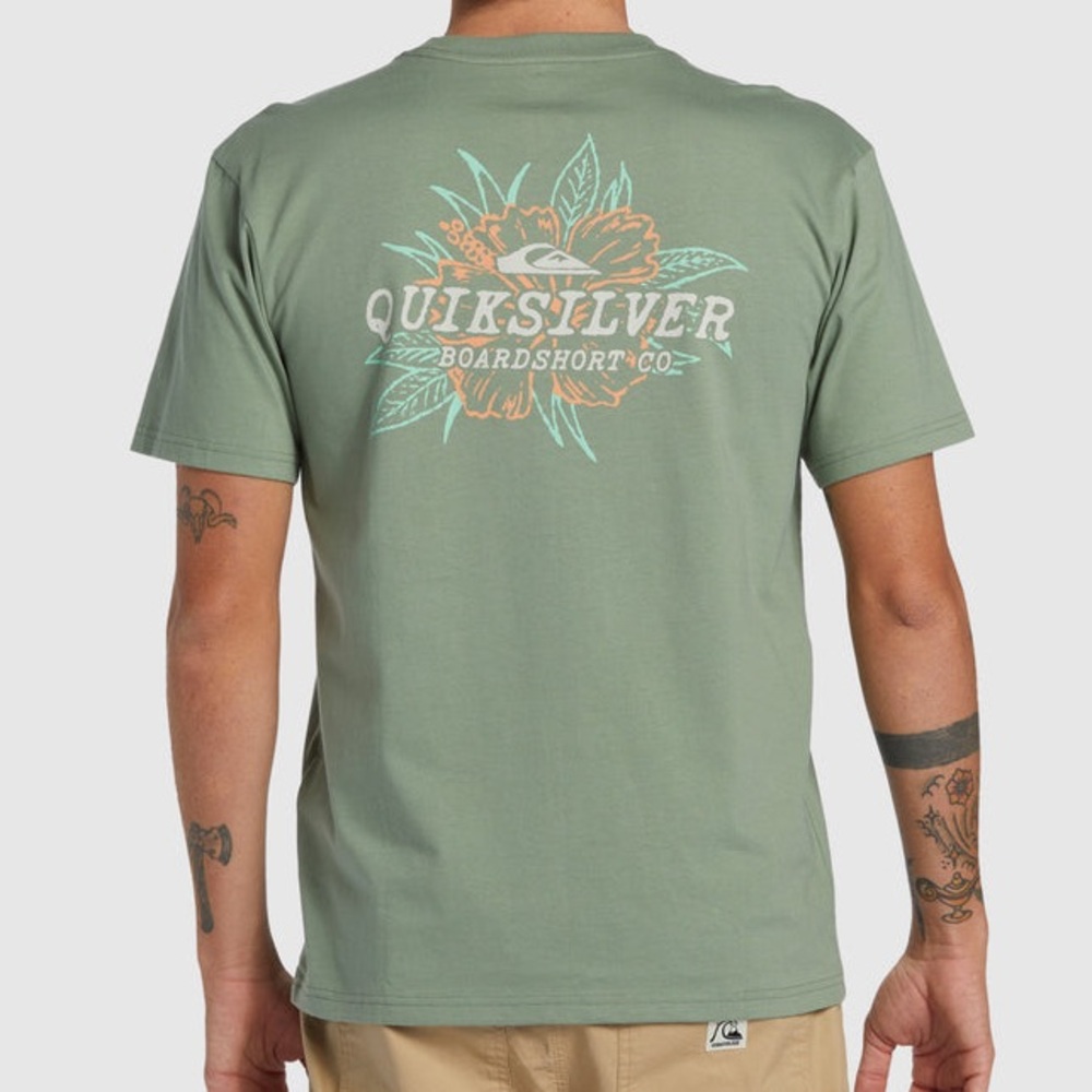 NWOT Quiksilver Hibiscus Surf Graphic Tee